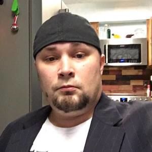 Meet your Posher, Troy